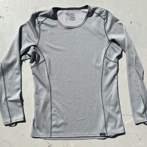 Women's Patagonia T-Shirt Gray Silver Solid S Round Active Polartec Baselayer